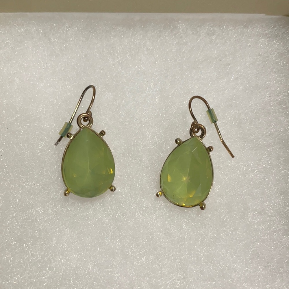 Emerald color drop earrings